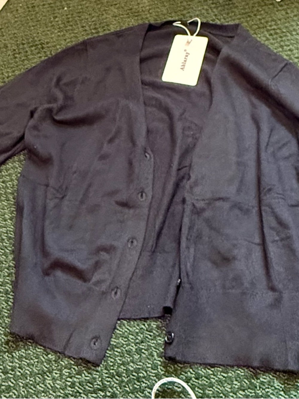 Ahlaray Women's Cropped Cardigan with buttons - Picture 3 of 8